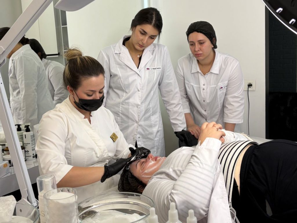 Что входит в курс «Косметик-эстетист»?