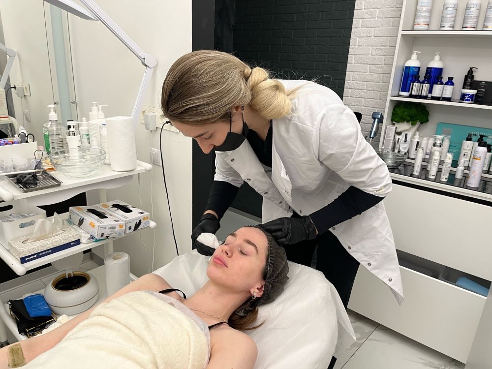 Можно ли совмещать ботокс и массаж лица?