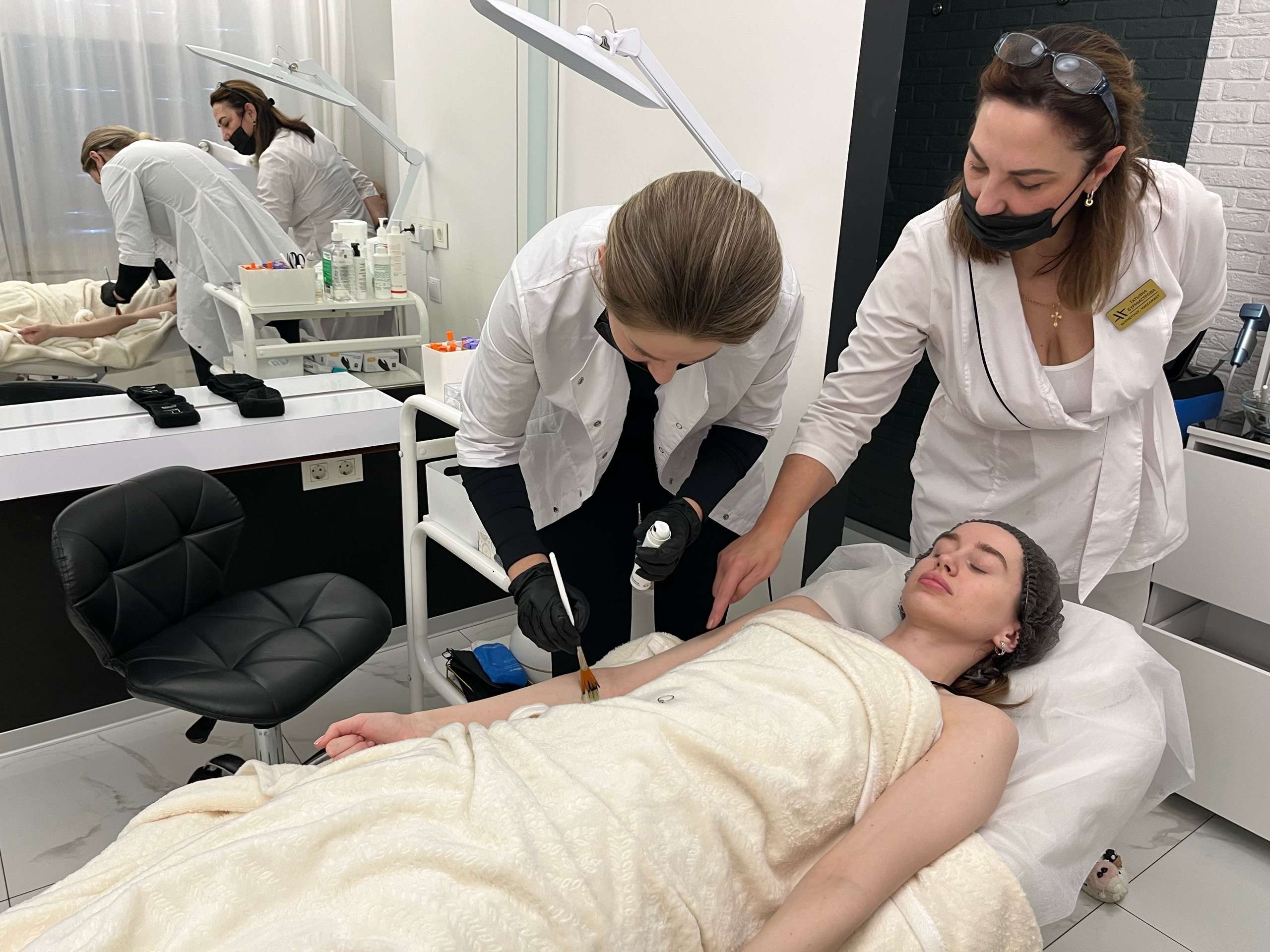 Можно ли учиться косметологии без медицинского образования?