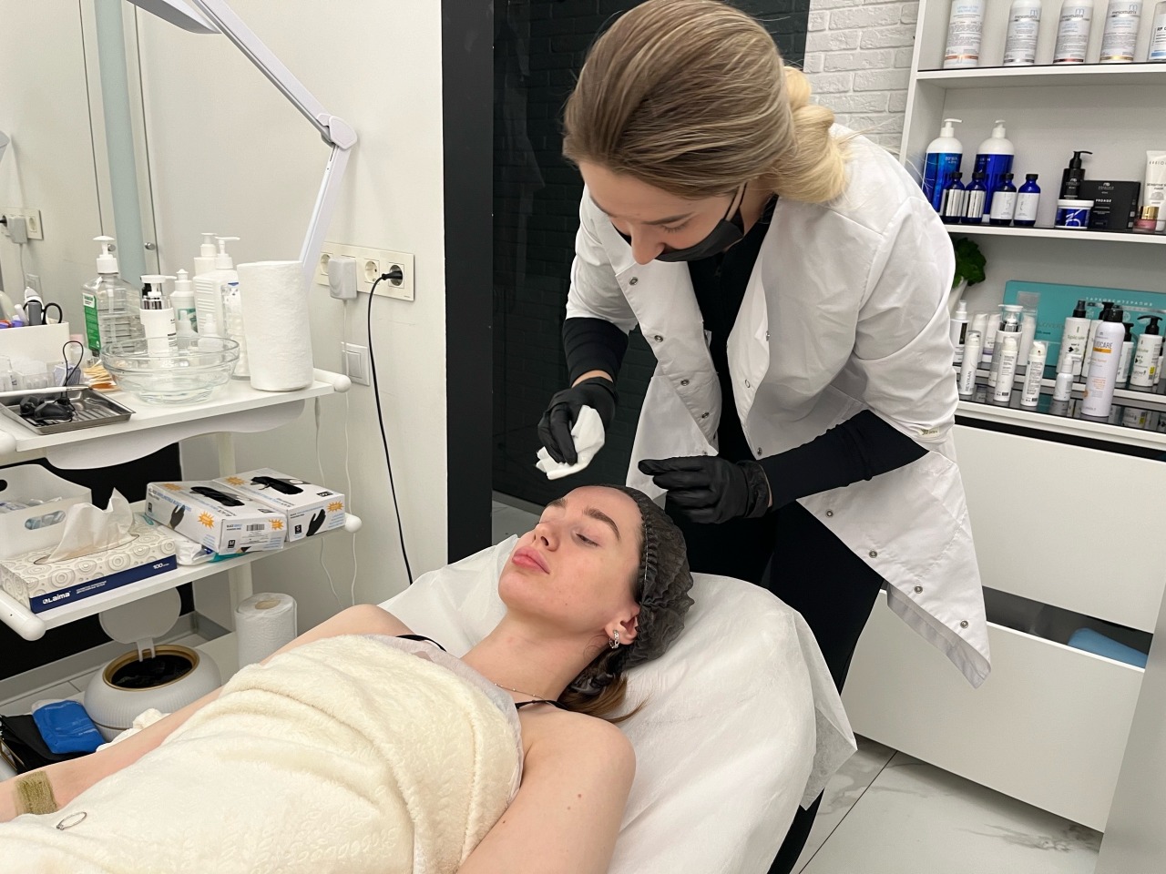 Можно ли учиться косметологии без медицинского образования?