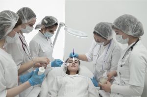 Инъекционная коррекция возрастных изменений